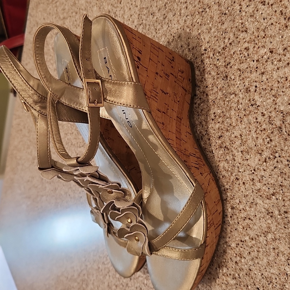 BANDOLINO Ladies Wedges. Worn Once!!